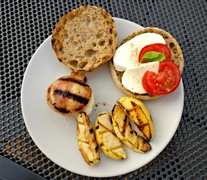 Tomate-Mozzarella-Toastie mit Apfel und Ziegenkäse - arne-grillt.de ...