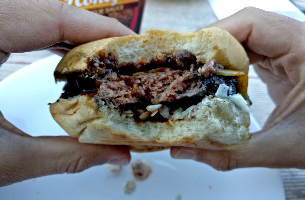 Ich genieße den Bryce Canyon Angus Beef Burger