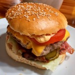 Der fertige Mehringsburger - ein Hamburger Deluxe!