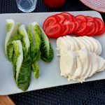 Salat, Tomaten und Mozzarella