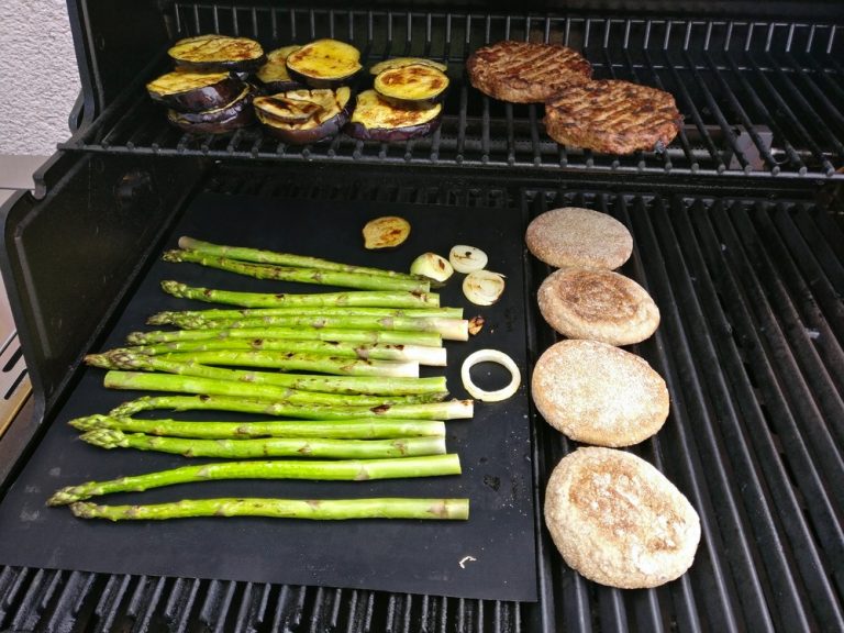 Auberginen-Burger mit grünem Spargel - arne-grillt.de | Leckere Kost ...