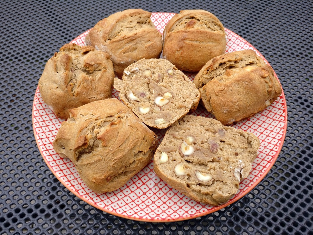 Roggen-Vollkornbrötchen mit Nüssen und Mandeln - arne-grillt.de ...